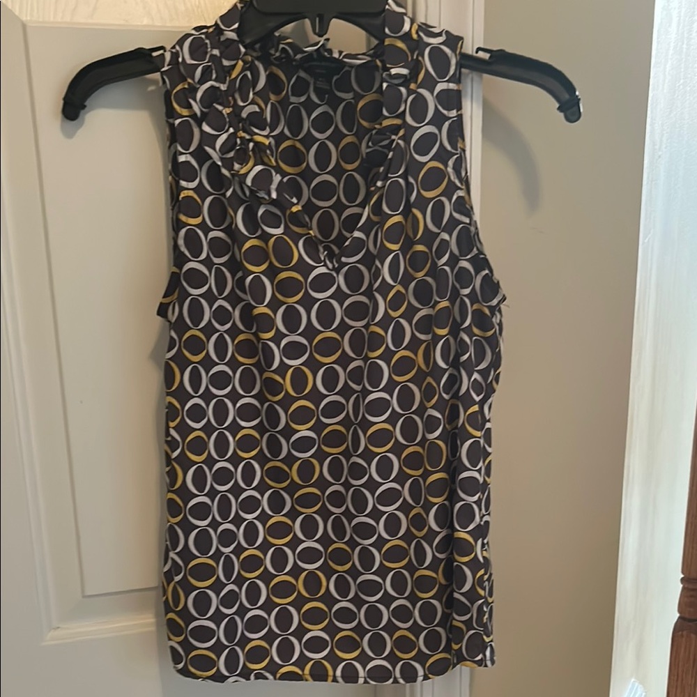 Banana Republic Stylish Sleeveless Top with Circle Pattern Petite XS